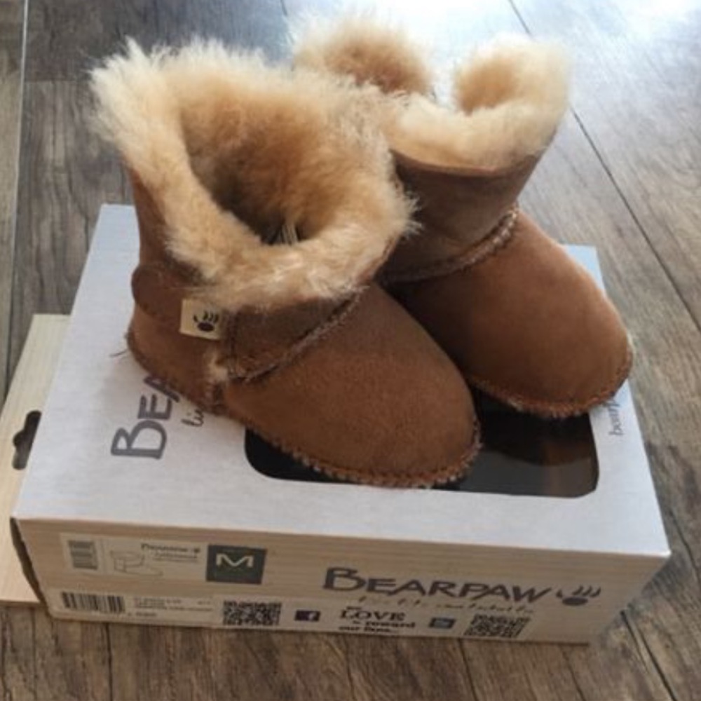 BEARPAW Infant Booties size M 6-12 months